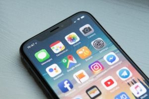 App photo to show engaging copy across all social media platforms
